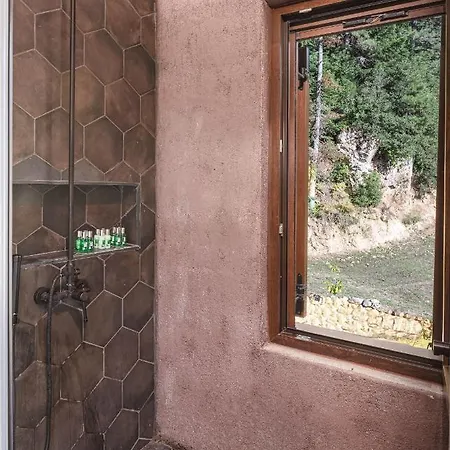Hidden Stone Chalet Zarouhla Exterior photo